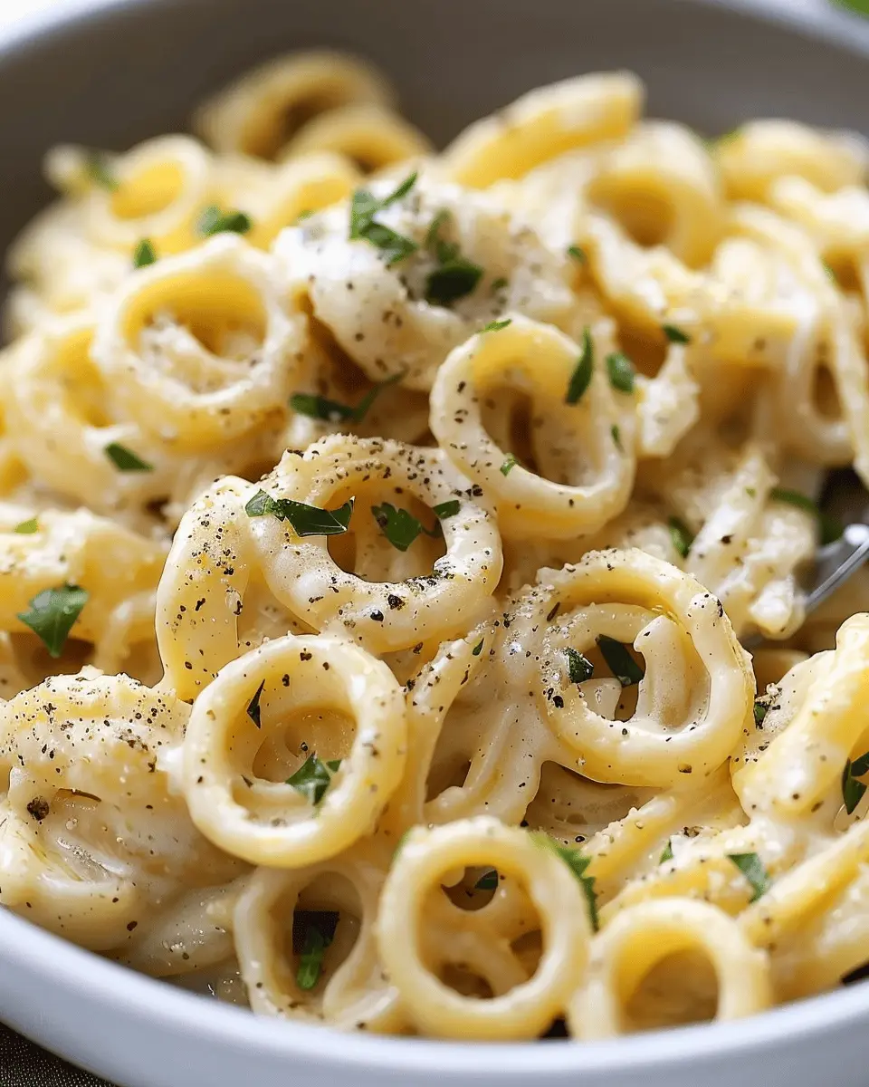 Garlic Butter Pasta: Easy One Pot Recipe with Turkey Bacon